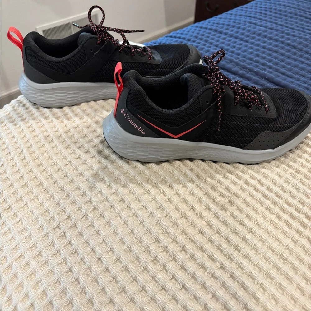 Columbia Women's  Vertisol Trail Hiking Shoe Black/Pink Sz 10.5 - Picture 5 of 8